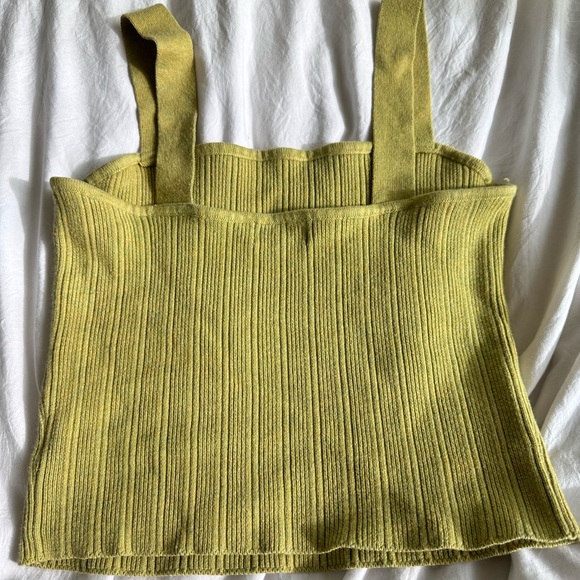 Green crop top , sizing is L. Thick material, worn a few times.! - Picture 2 of 3